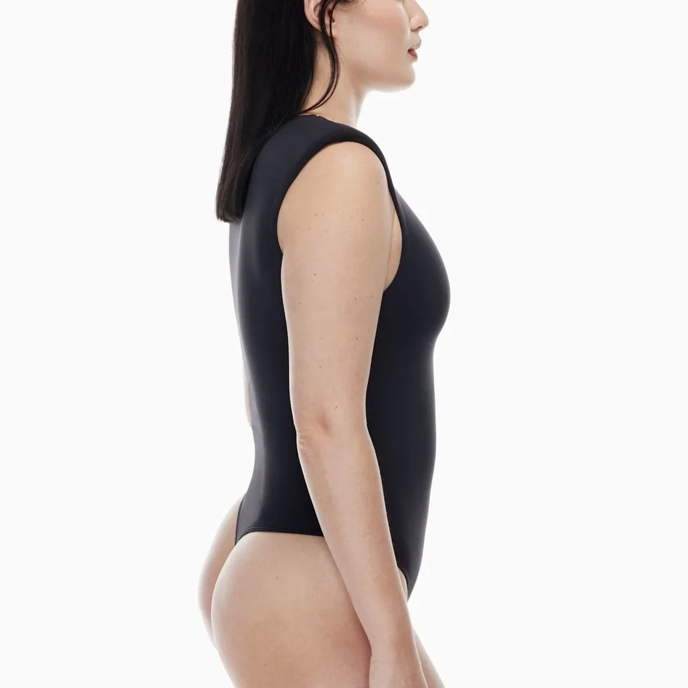 Babaton Sculpt Contour Shoulder Pad Bodysuit in Black Size XS - Picture 4 of 11